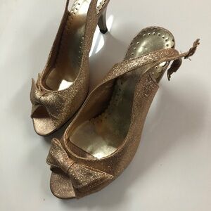 Vintage Peep Toe Sling Back Gold Heels